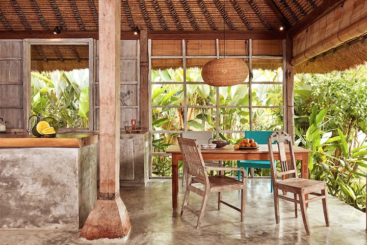 Coronavirus-Led Stay-at-Home Aids DIY & Home Furnishing