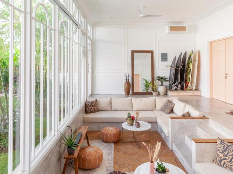 Decorating Ideas How to Design a Luxe but LaidBack&nbsp;Space.