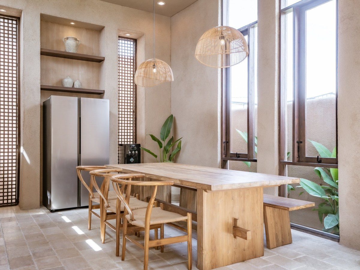 Stylish Teak Wood Dining Set: Limited Time&nbsp;Offer