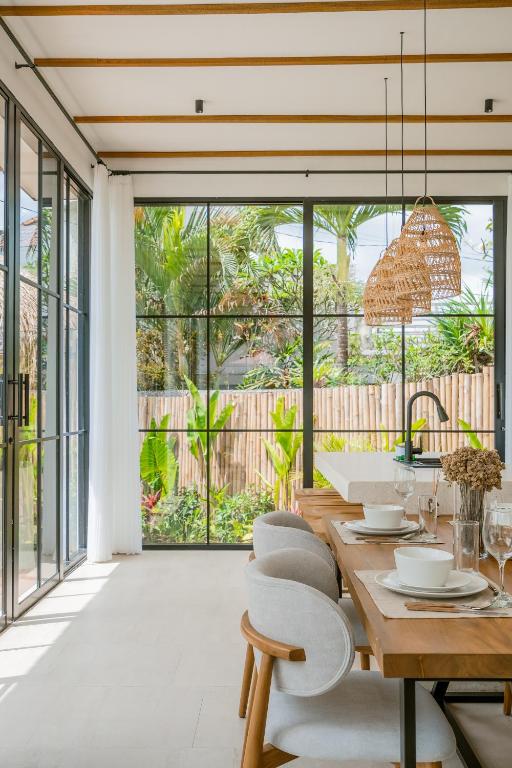 Tropical Modern Design: Airbnb Villa&nbsp;Tour