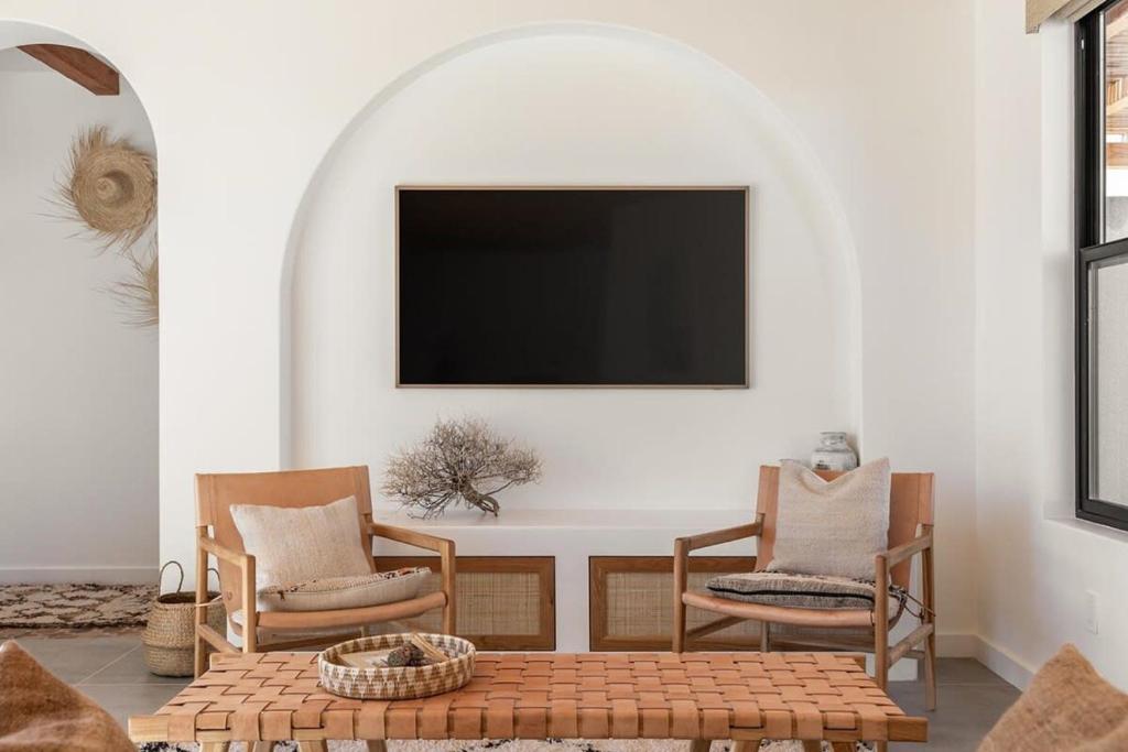 Gallery image of this property