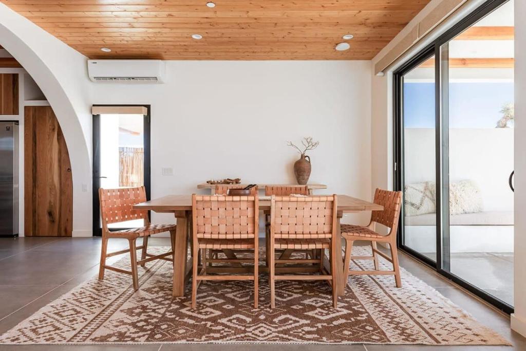 Gallery image of this property