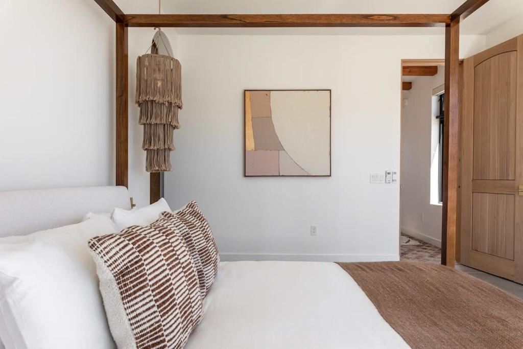 Gallery image of this property