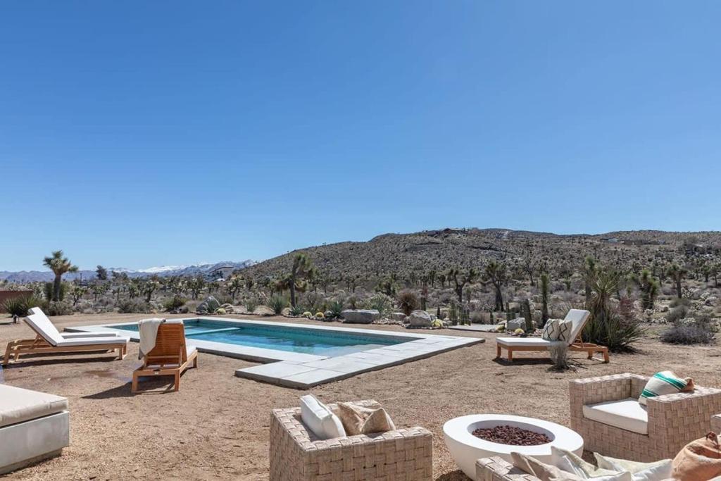 Gallery image of this property