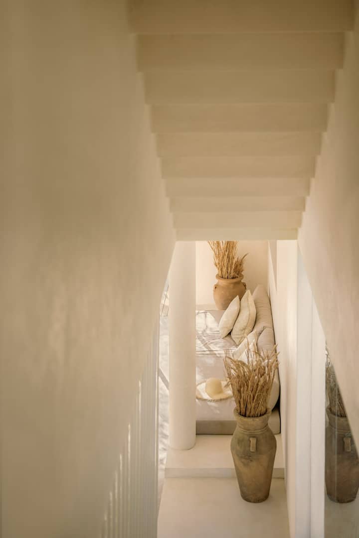 Tangga ke lantai dua