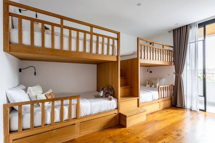 styling-package-luxury-villa-interior-design-coastal-modern-furniture-styling-outdoor-patio-dining-poolside-loungers-bedroom-decor-wall-art-home-accessories