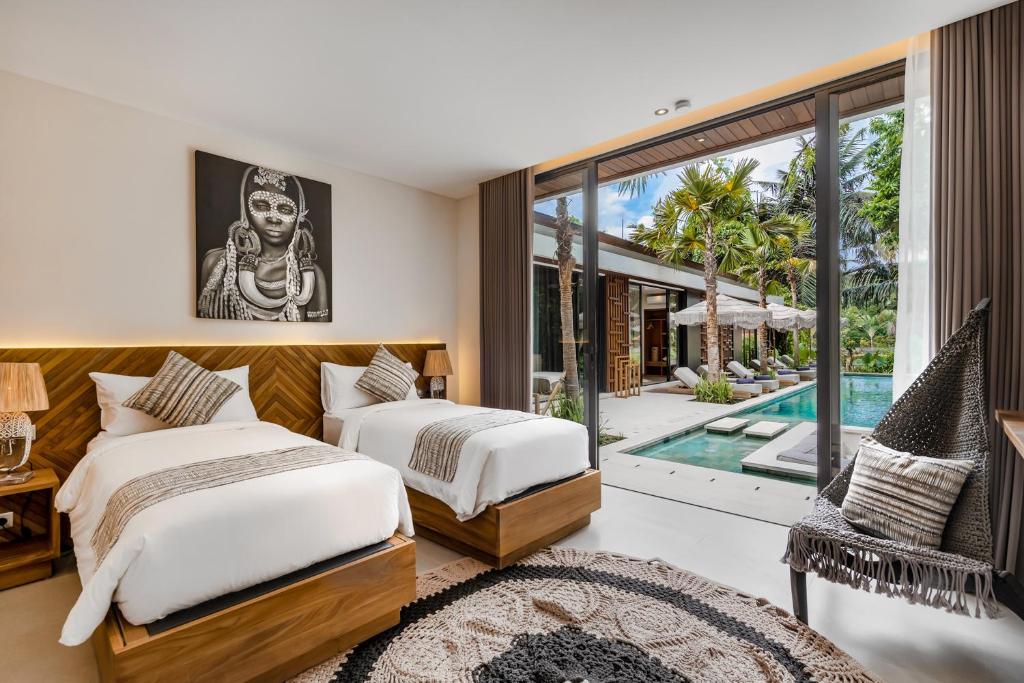 Kolam renang di atau di dekat Villa Lumen by BaliSuperHost