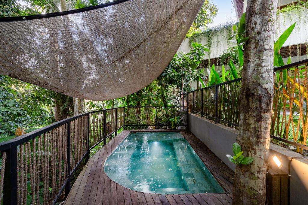 Kolam renang di atau di dekat Villa Arroyo by BaliSuperHost