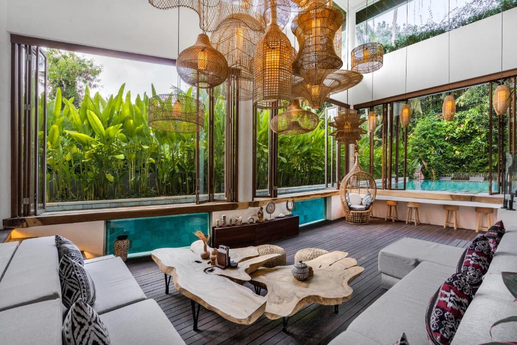 Kolam renang di atau di dekat Villa Arroyo by BaliSuperHost