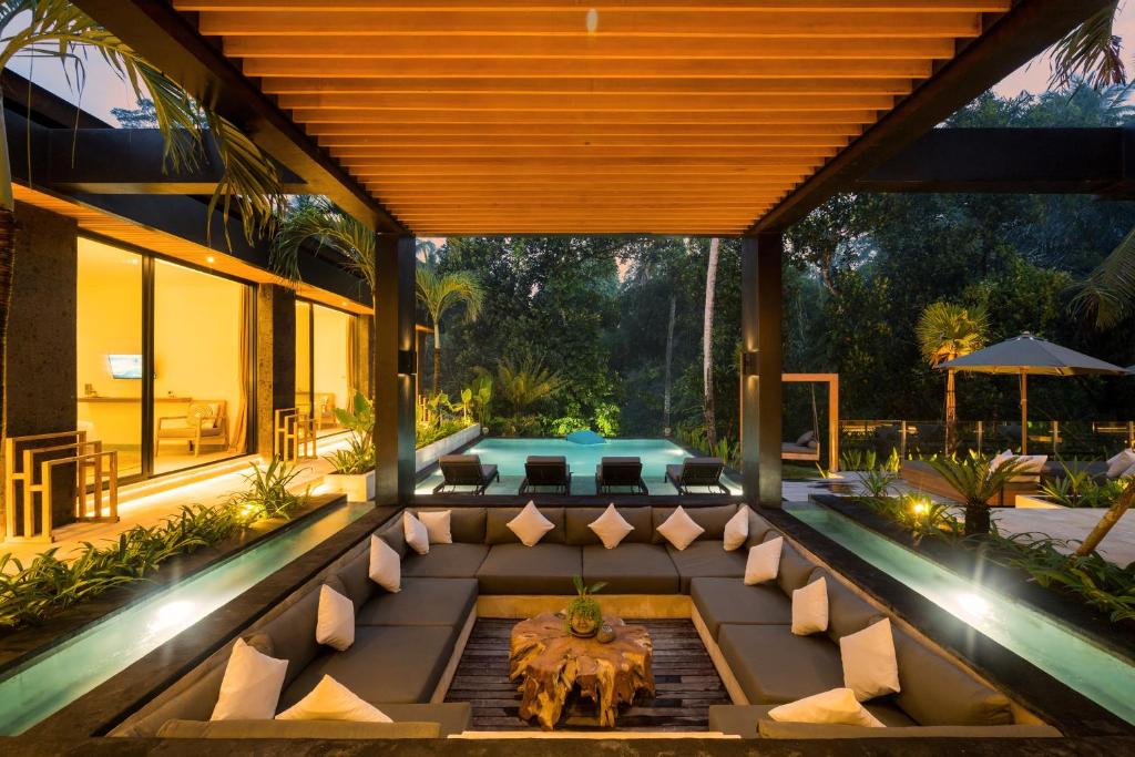 Kolam renang di atau di dekat Villa Kia Ora by BaliSuperHost