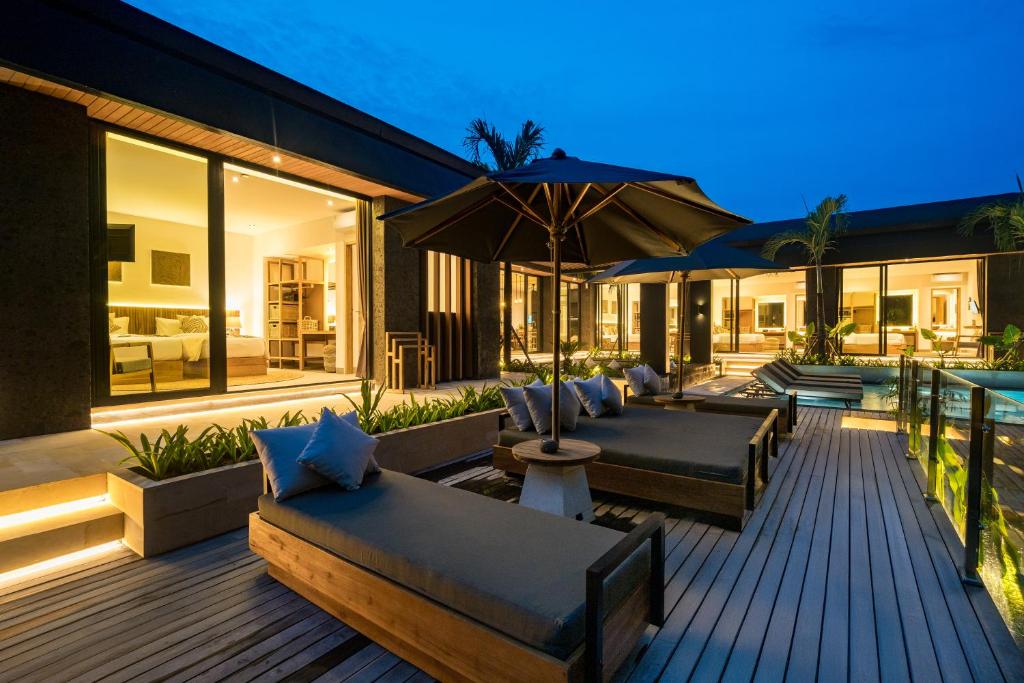 Kolam renang di atau di dekat Villa Kia Ora by BaliSuperHost