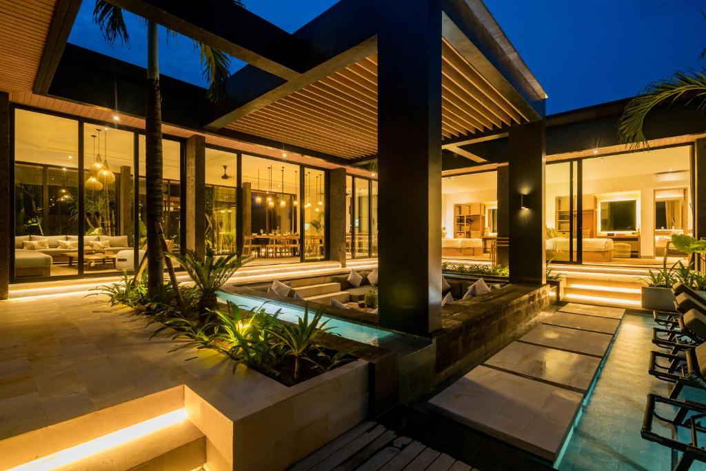 Kolam renang di atau di dekat Villa Kia Ora by BaliSuperHost