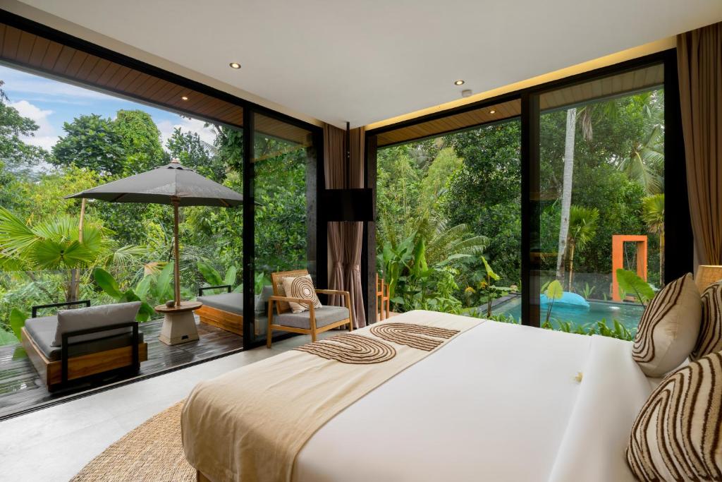 Kolam renang di atau di dekat Villa Kia Ora by BaliSuperHost