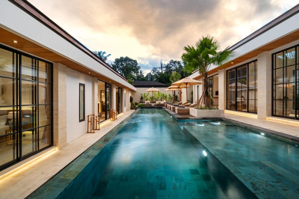 Kolam renang di atau di dekat Asmara by BaliSuperHost