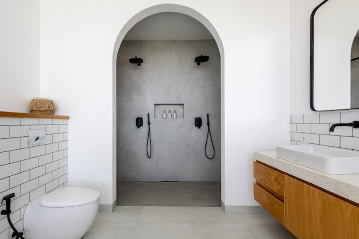 Full bathroom 4 image 1