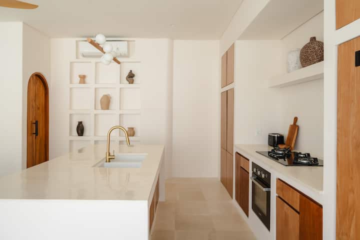 Full kitchen image 3