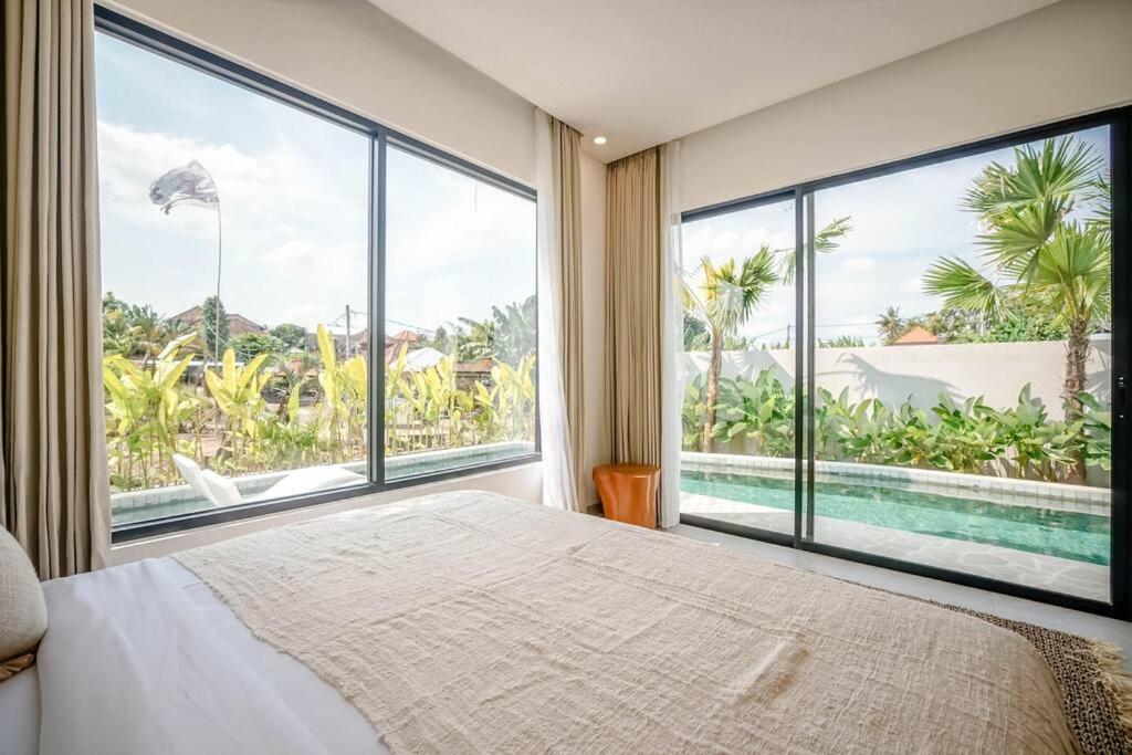 Kolam renang di atau di dekat Maison Coucou - Modern Minimalist 3BR Villa near Tanah Lot