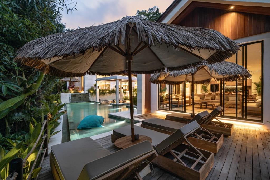 Kolam renang di atau di dekat Villa Enjoy Forest by BaliSuperHost