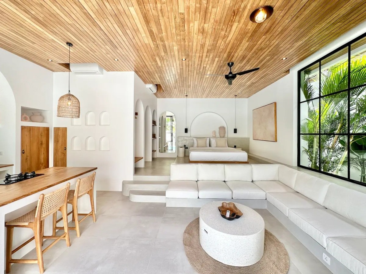 Modern Mediterranean Vacation&nbsp;Home