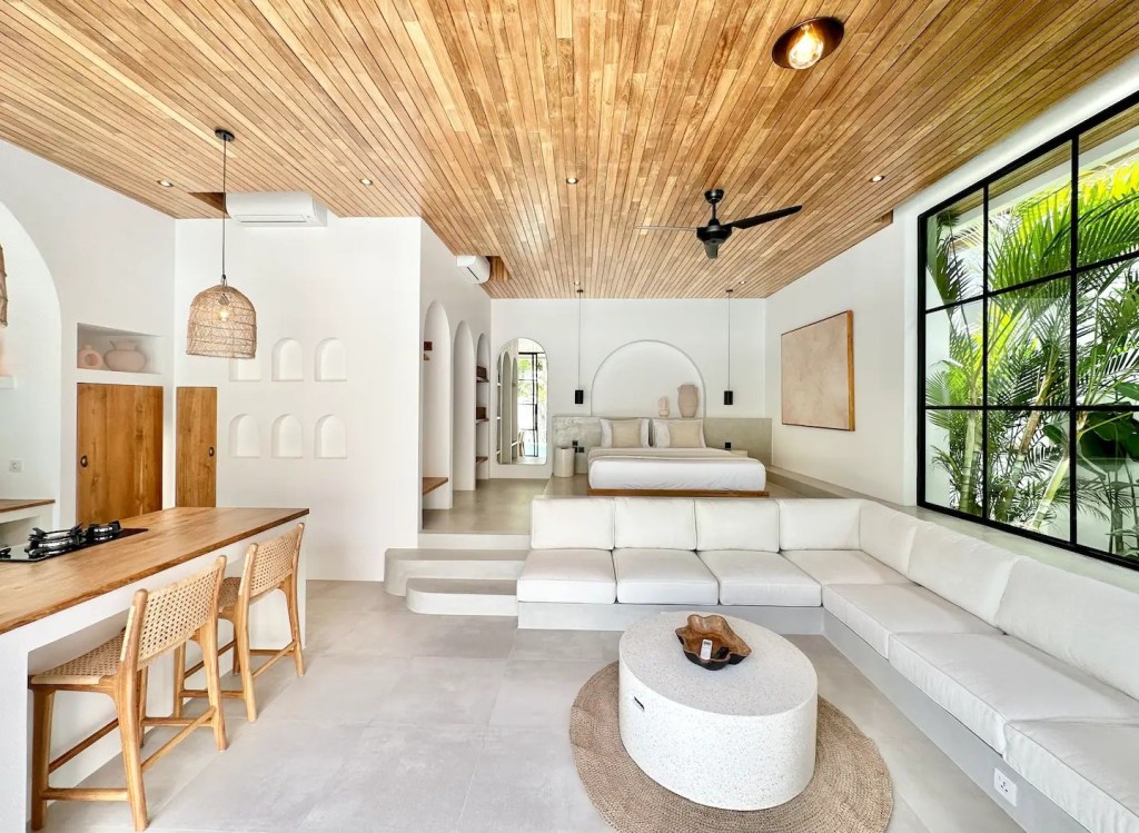 Modern Mediterranean Vacation&nbsp;Home